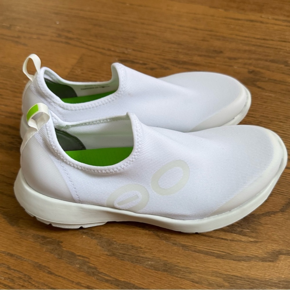 Oofos OOMG Sport Low Shoe White Women's - Picture 3 of 14